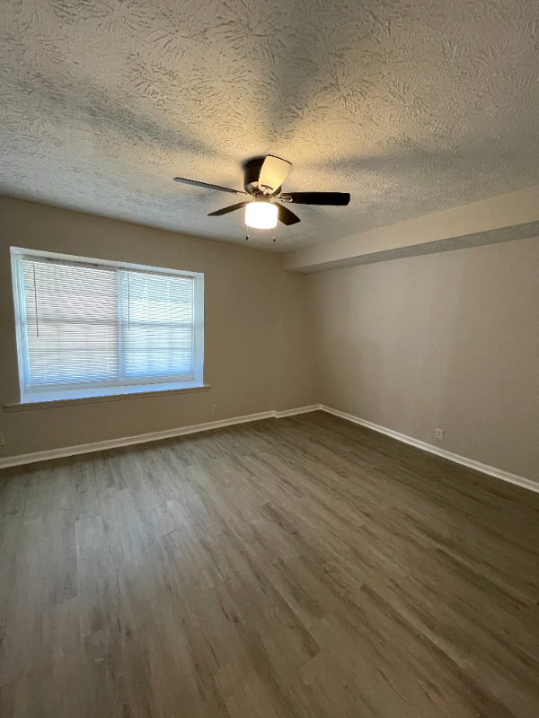 1717 River St Ne #B - Photo 3 of 19