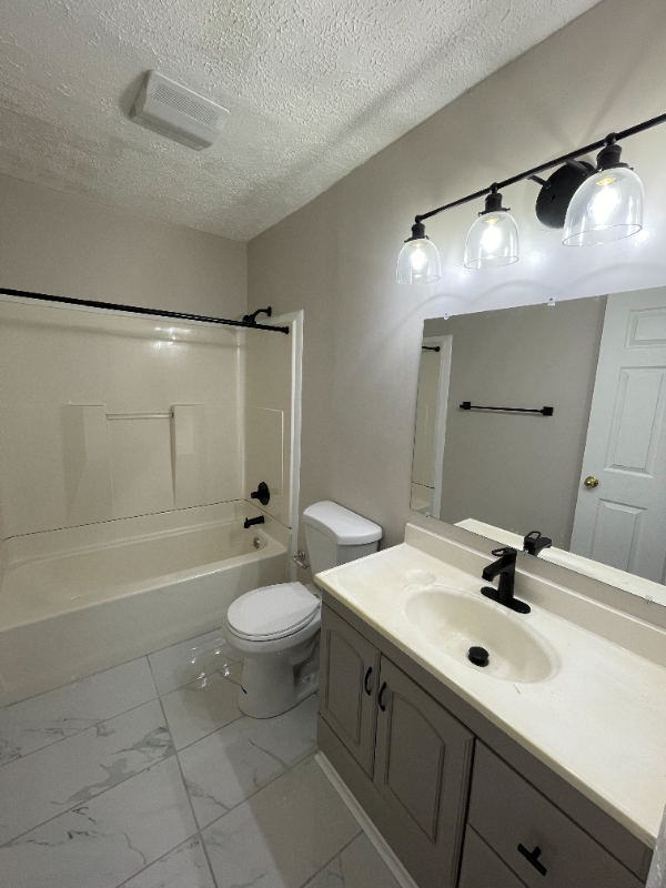 1717 River St Ne #B - Photo 4 of 19
