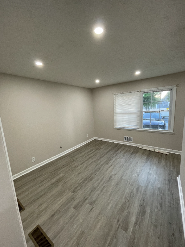 1717 River St Ne #B - Photo 5 of 19