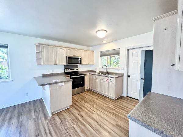 222 Hiolani St - Photo 7 of 13