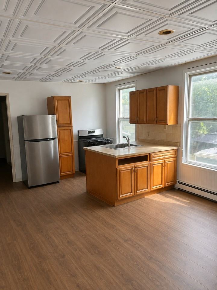 134 6th Ave #2 - Photo 7 of 8