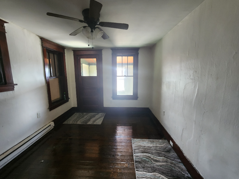 1915 11th Ave #4 - Photo 4 of 7