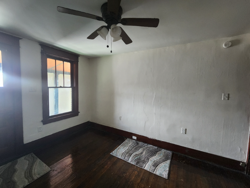 1915 11th Ave #4 - Photo 5 of 7