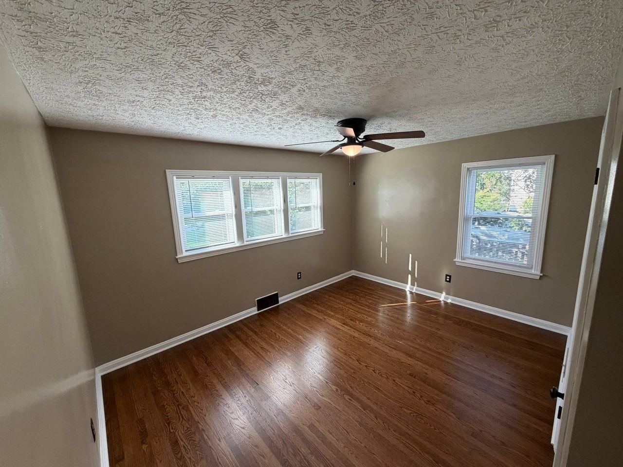 8508 Perry Rd - Photo 5 of 20