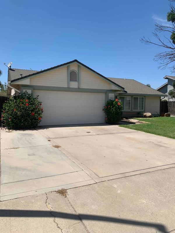 3101 Chestnut Dr - Photo 2 of 18