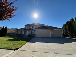 featured image of 4812 Desert Plateau Dr