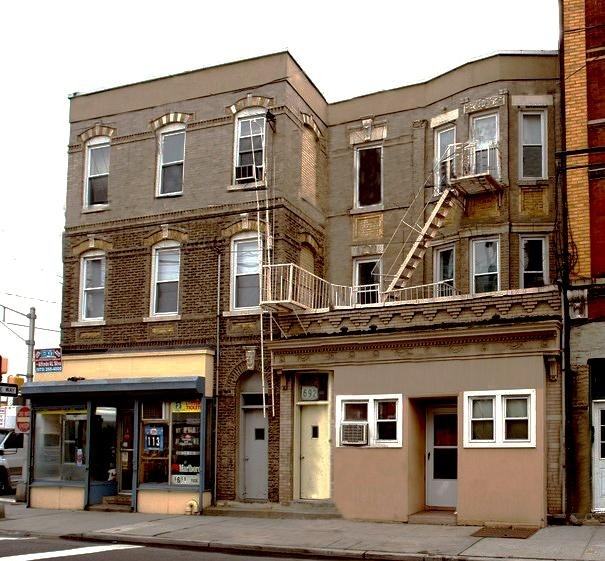 692 Summit Ave
