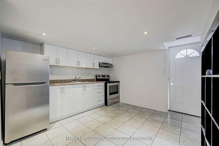 184 Cedric Avenue - Photo 3 of 7