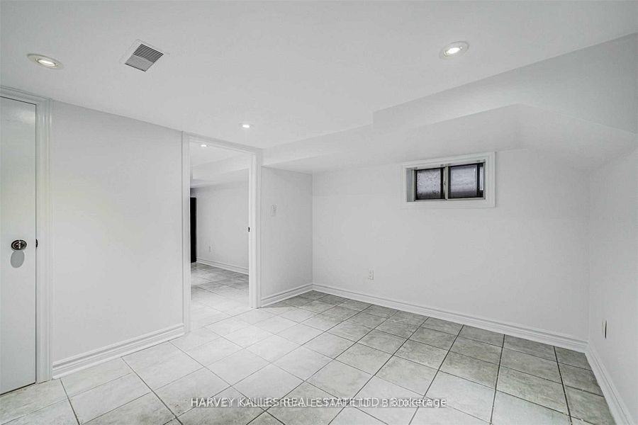 184 Cedric Avenue - Photo 4 of 7