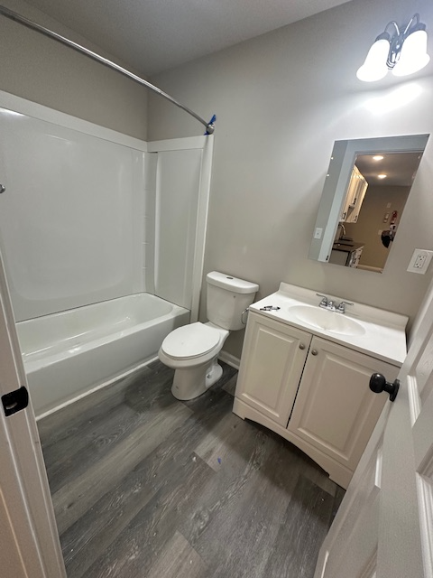 355 Walnut St #B - Photo 3 of 4