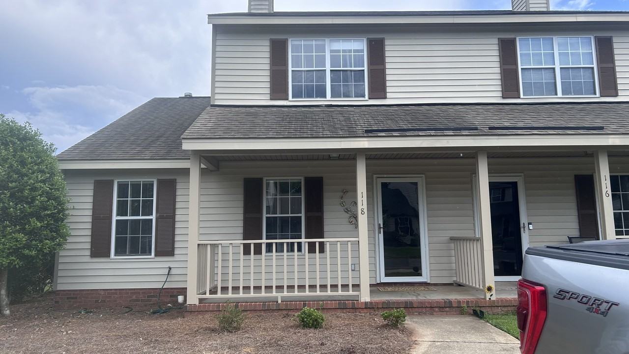 118 Lauren Cir - Photo 2 of 20