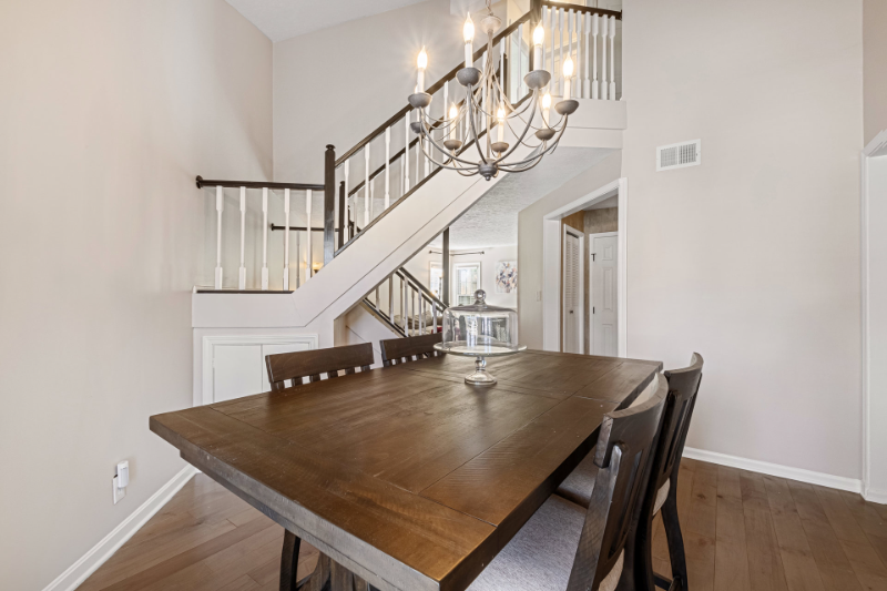 760 Yorkwood Pl - Photo 3 of 16