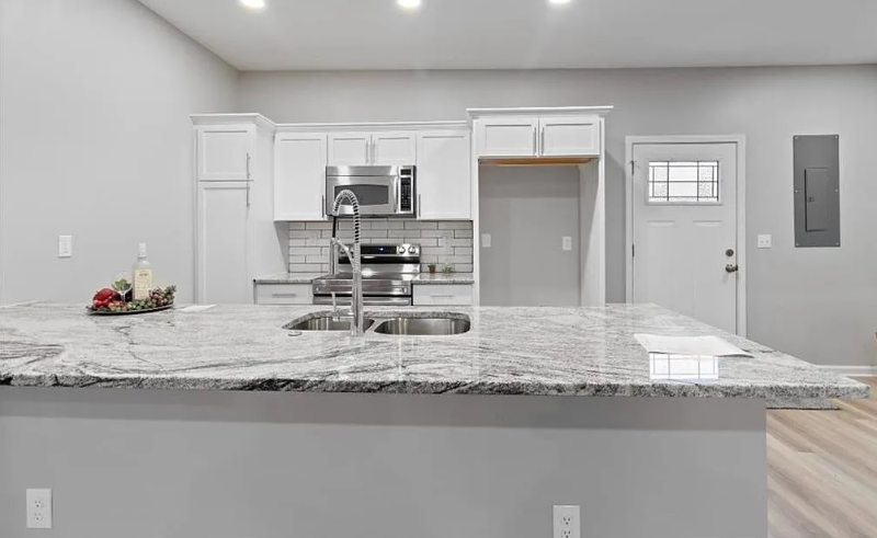 1118 Splitlog Ave - Photo 4 of 10