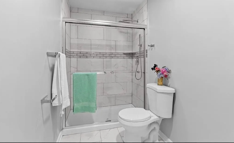 1118 Splitlog Ave - Photo 7 of 10
