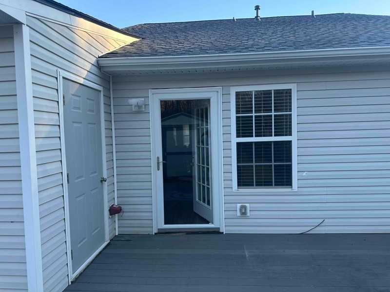 1633 Summerwoods Cir - Photo 3 of 31