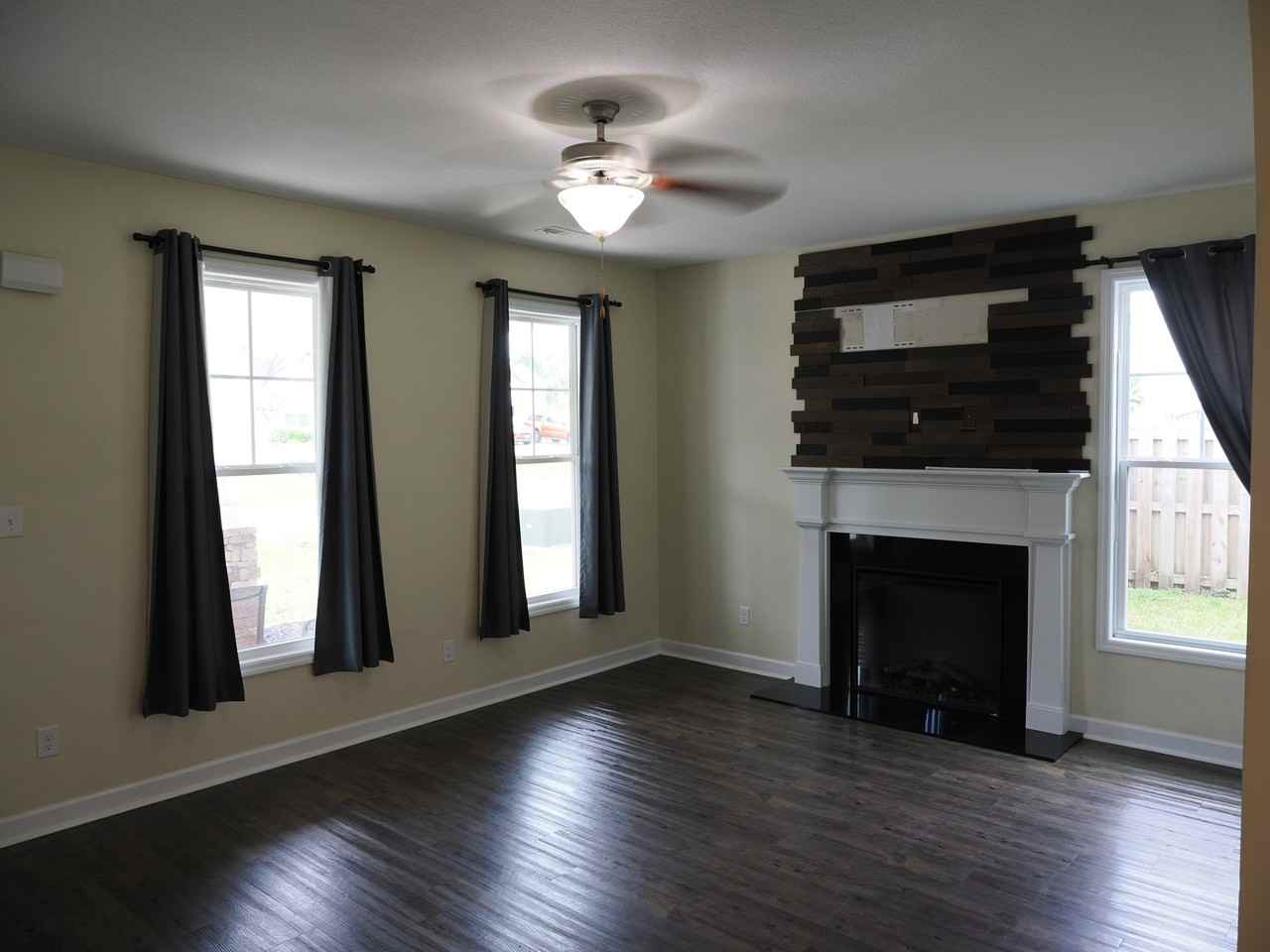 611 Winfall Dr - Photo 3 of 29