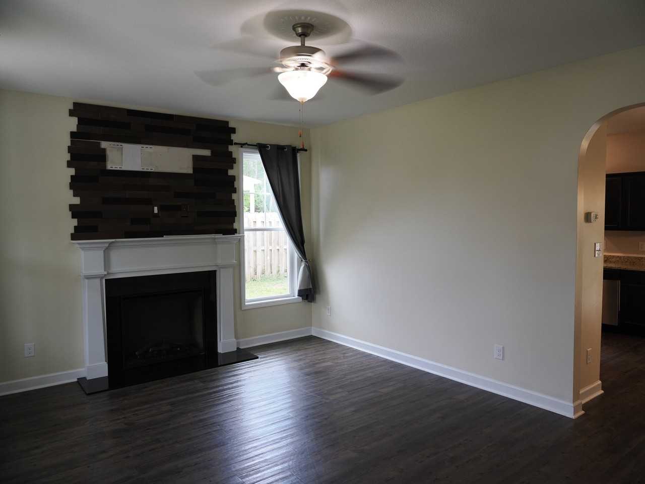 611 Winfall Dr - Photo 4 of 29