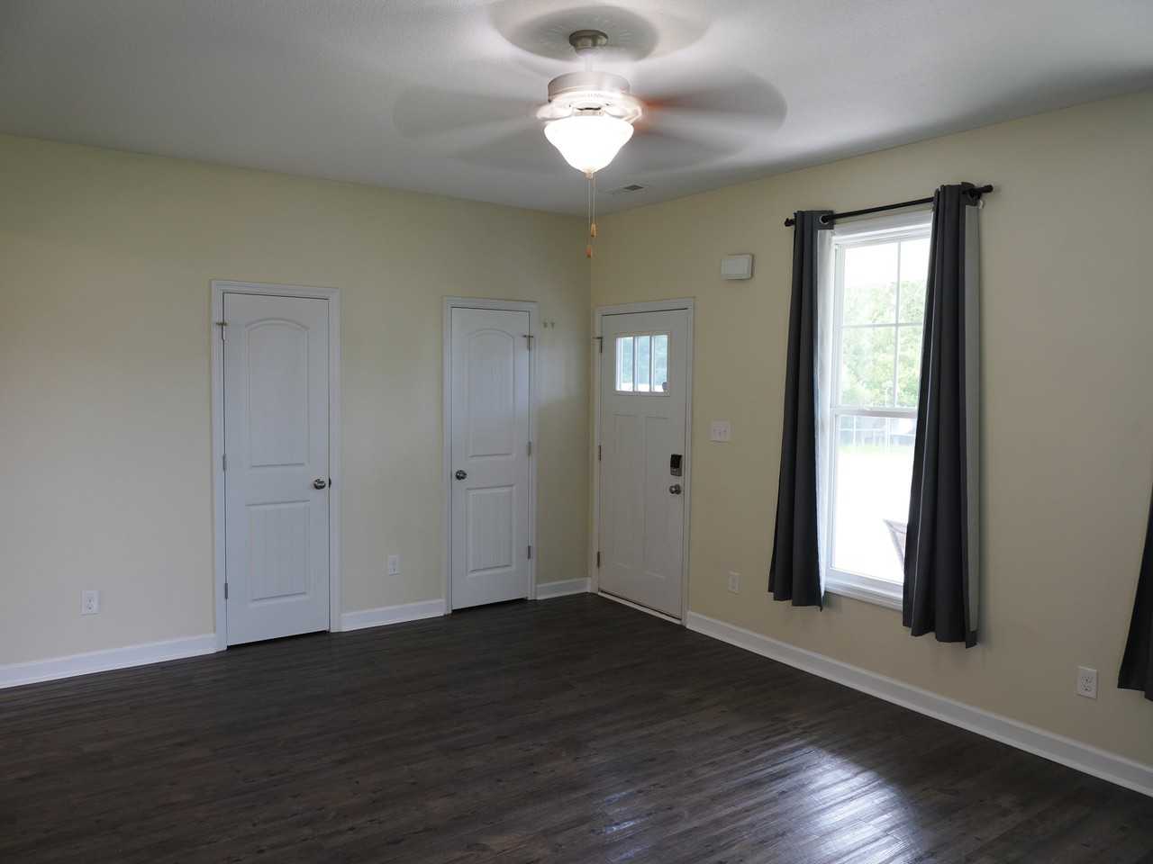 611 Winfall Dr - Photo 5 of 29