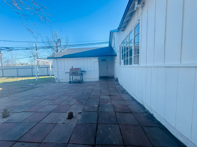 2102 Webster St - Photo 2 of 20