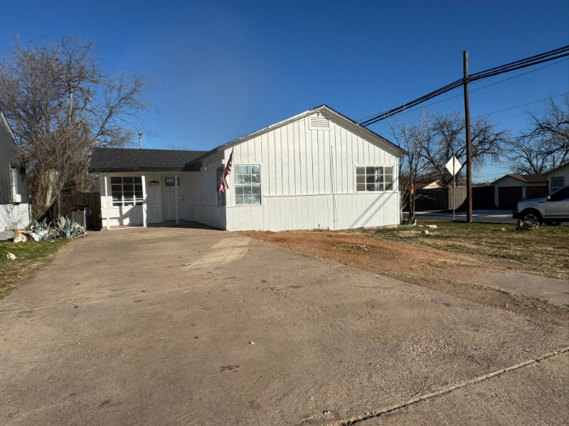 2102 Webster St - Photo 4 of 20