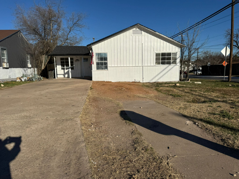 2102 Webster St - Photo 5 of 20