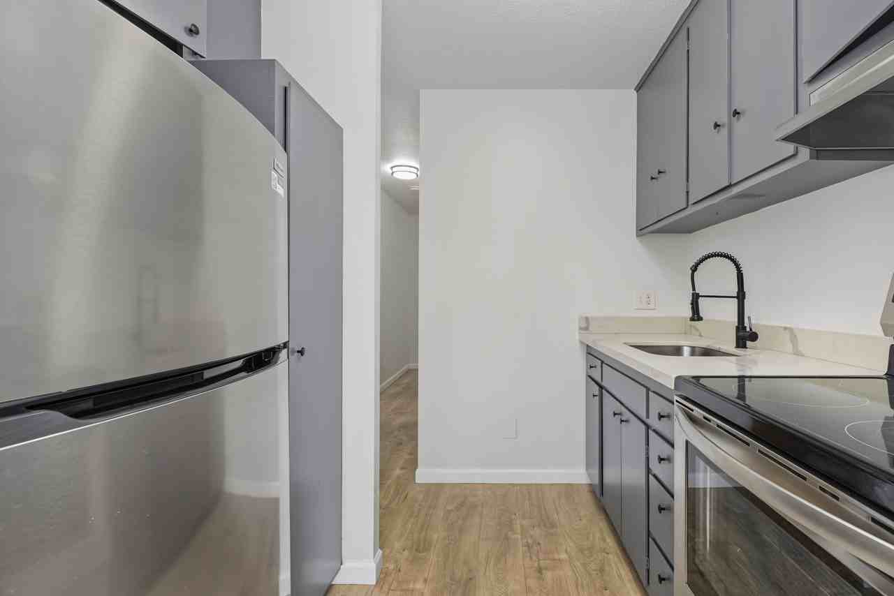 The Willis Apartments - Photo 6 of 18