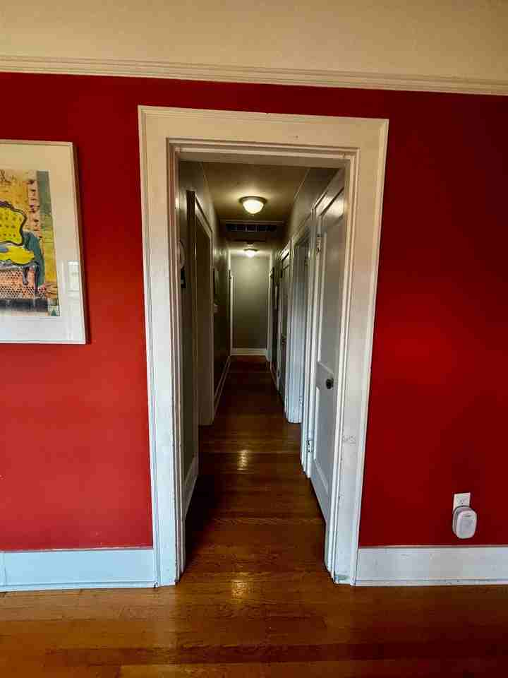 104 Nst #MAIN - Photo 3 of 12