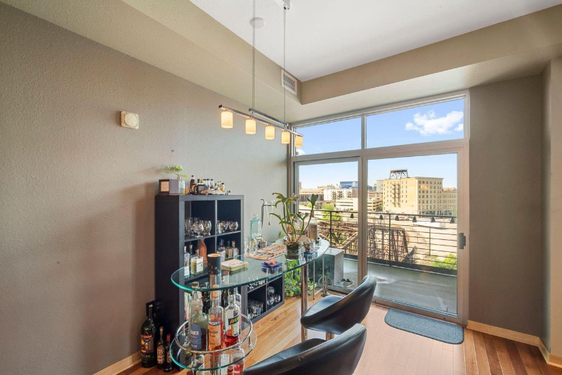 106 W Seeboth St #620 - Photo 5 of 36