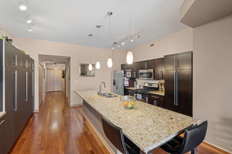 106 W Seeboth St #620 - Photo 7 of 36