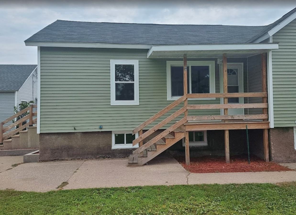 210 N 15th St - Photo 2 of 15