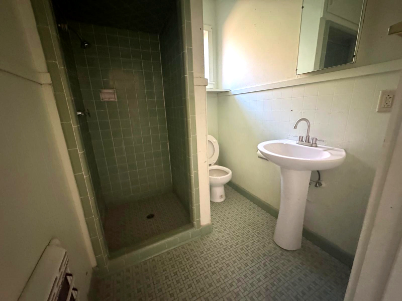 2309 Houston St - Photo 4 of 9