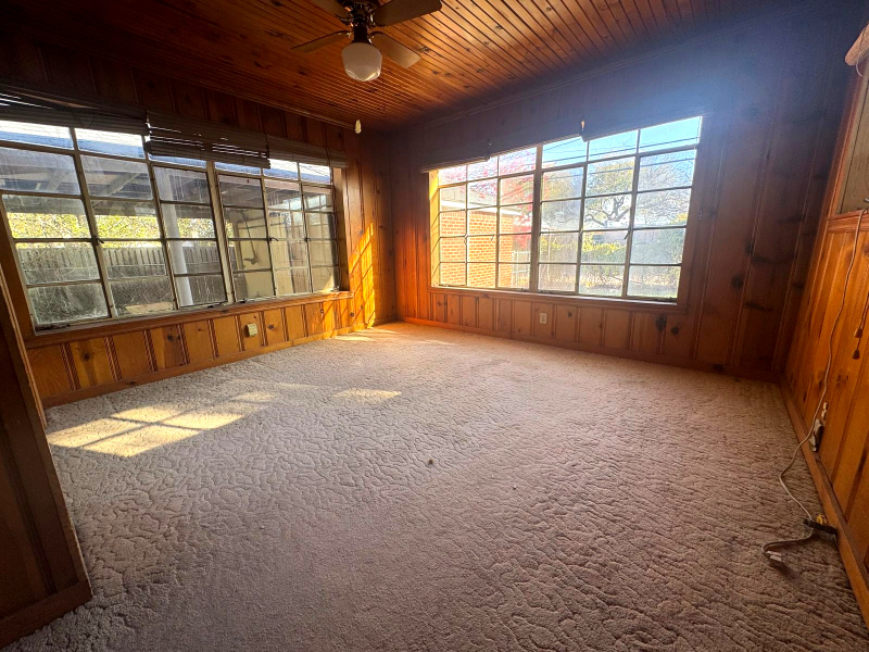 2309 Houston St - Photo 5 of 9