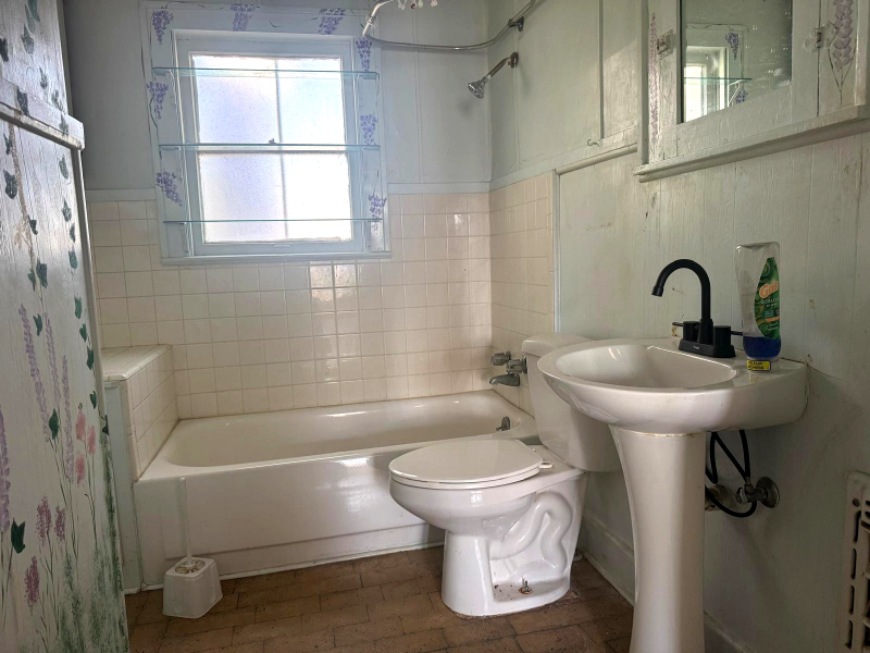 2309 Houston St - Photo 6 of 9