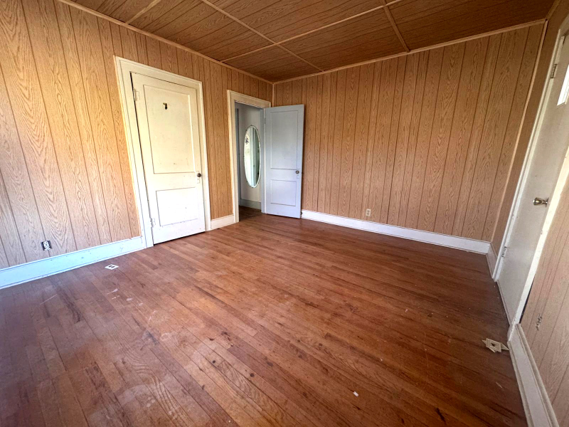 2309 Houston St - Photo 7 of 9