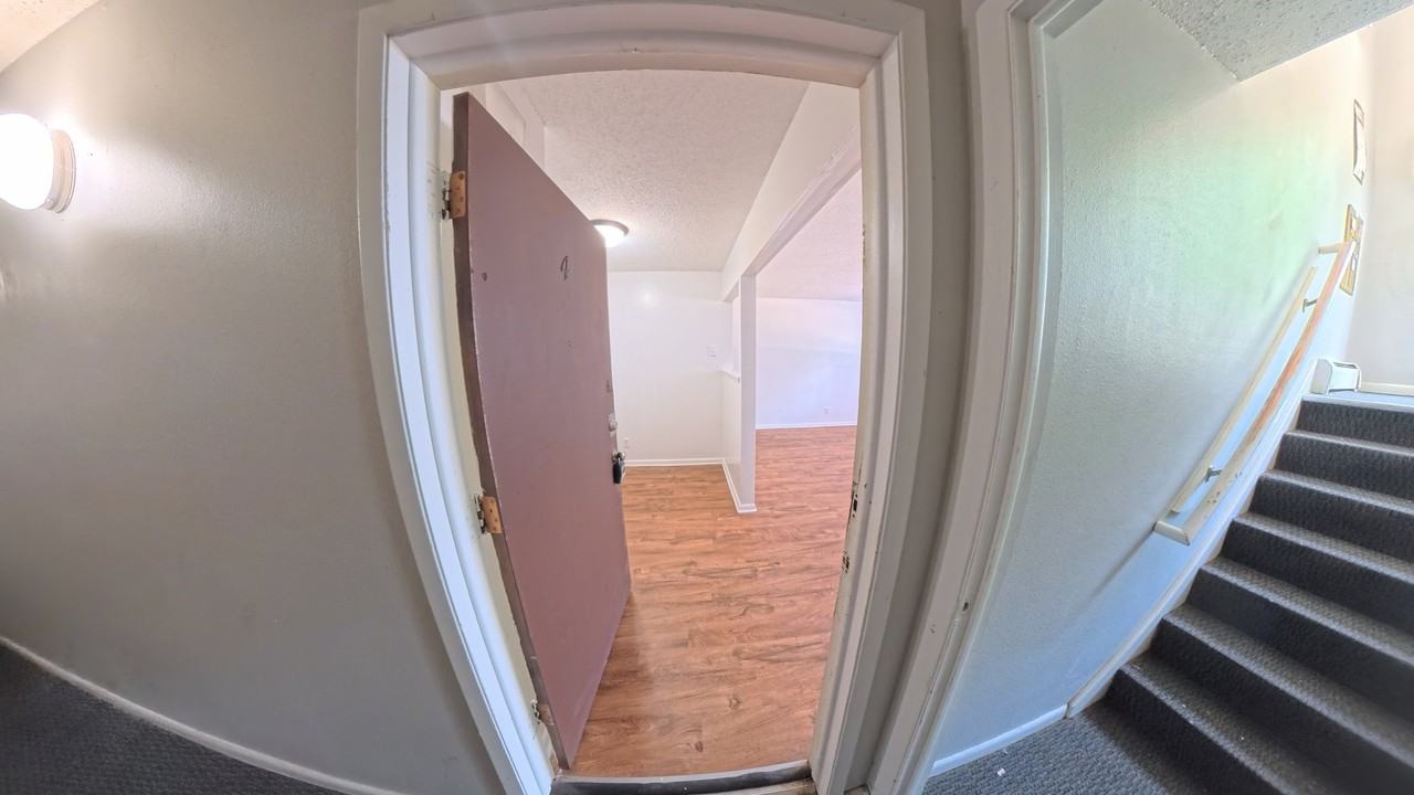 310 Nw Chapel Dr - Photo 2 of 8