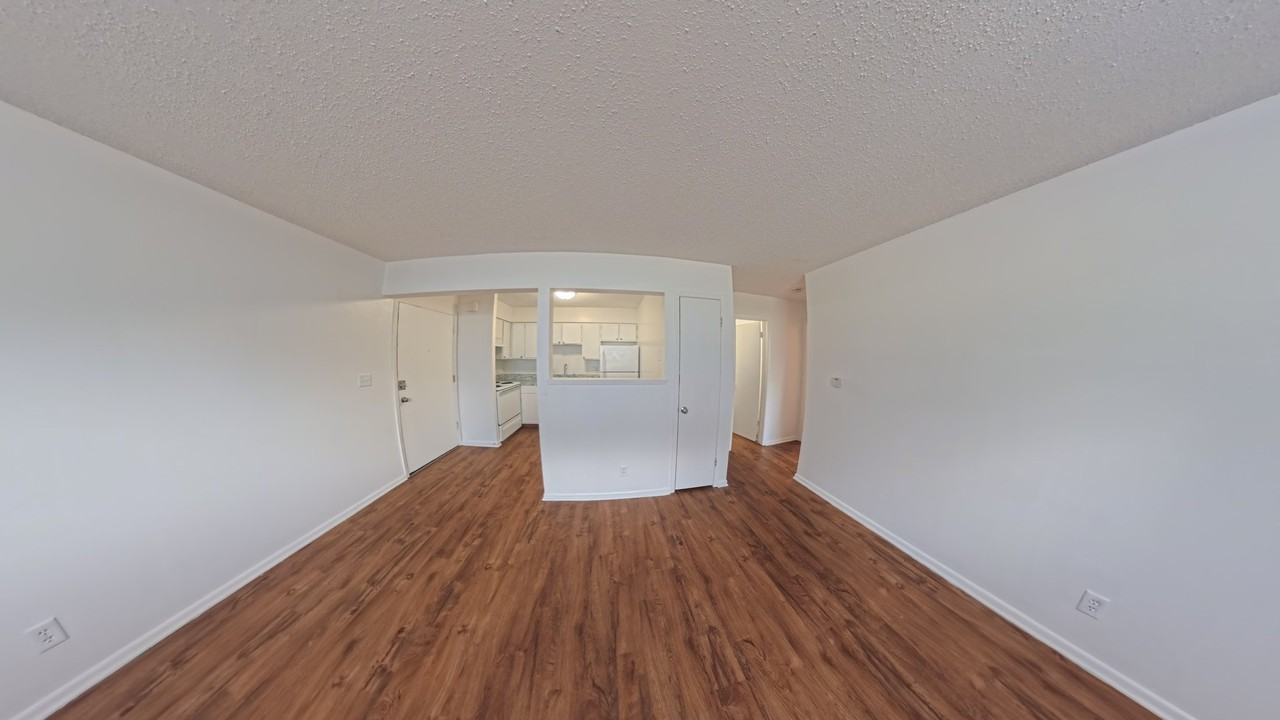 310 Nw Chapel Dr - Photo 4 of 8