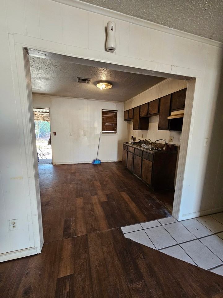 4129 Piedmont Dr - Photo 2 of 3