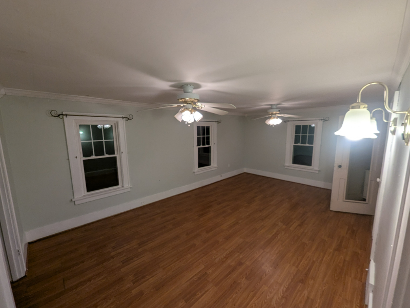 541 Altgeld St - Photo 2 of 13