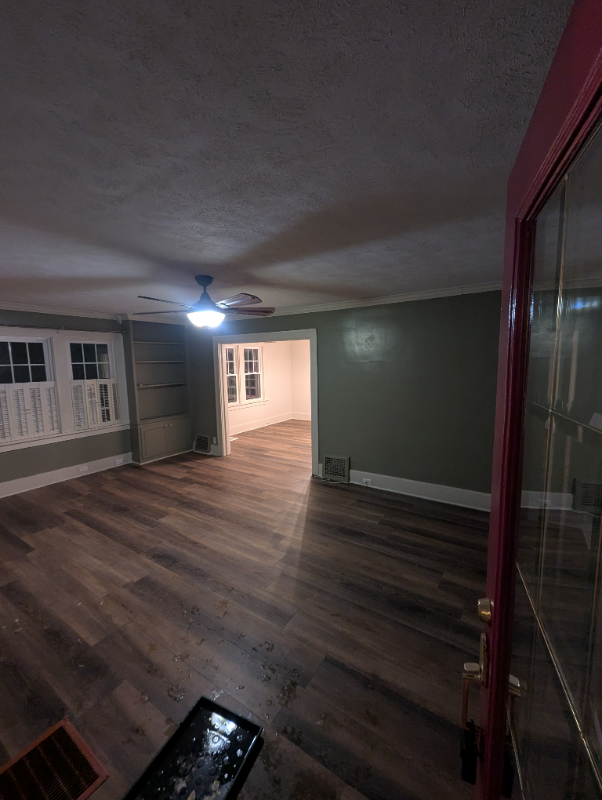 541 Altgeld St - Photo 4 of 13