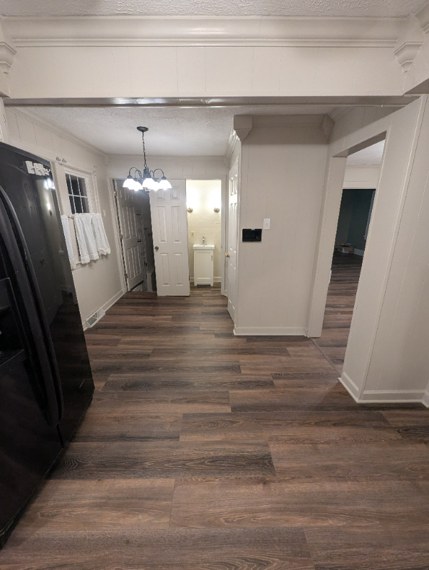 541 Altgeld St - Photo 7 of 13