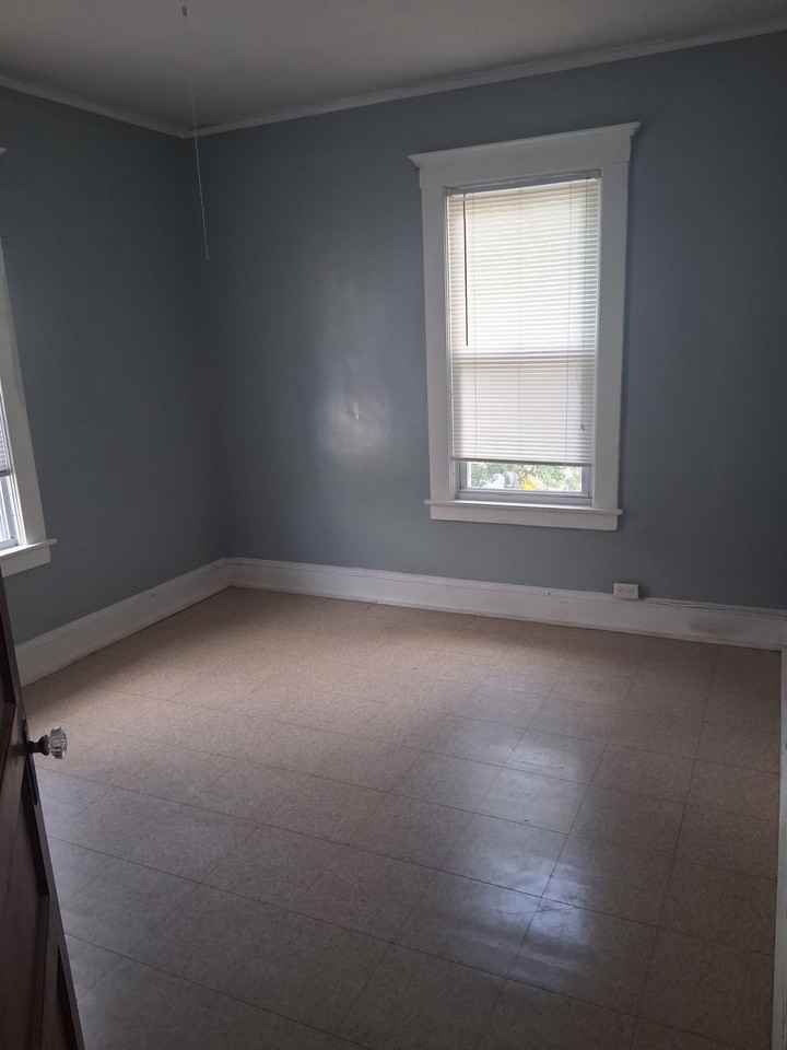 116 Arnold St #2 - Photo 4 of 9