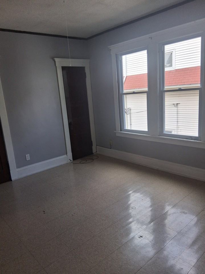 116 Arnold St #2 - Photo 6 of 9