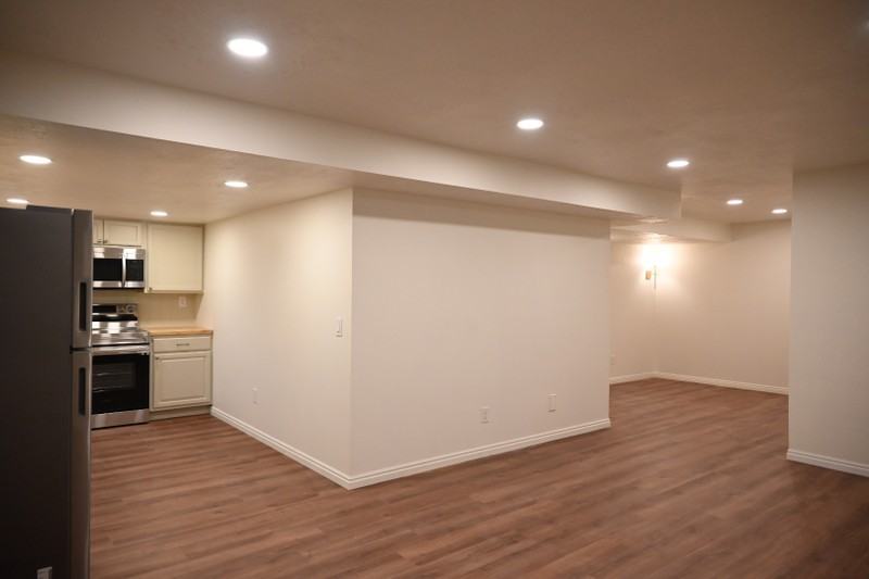 1186 Beverly Way - Photo 4 of 14
