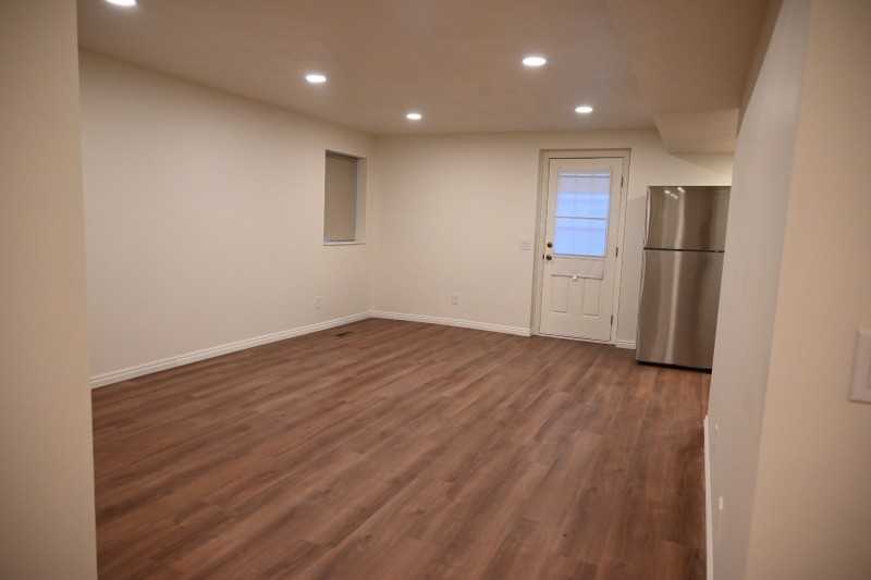 1186 Beverly Way - Photo 5 of 14