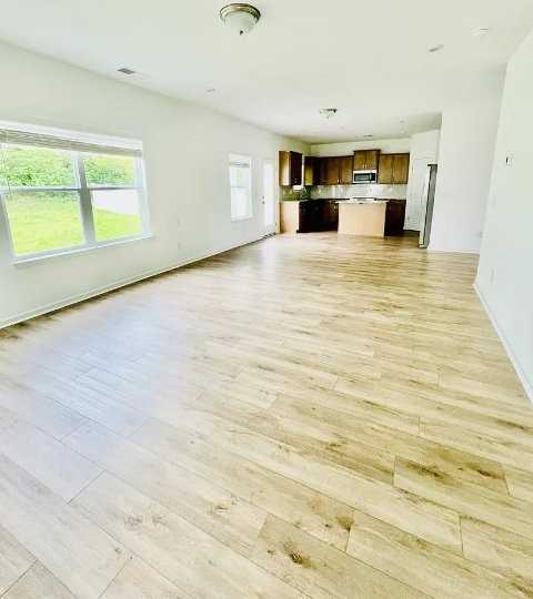 313 Winston Way - Photo 6 of 20