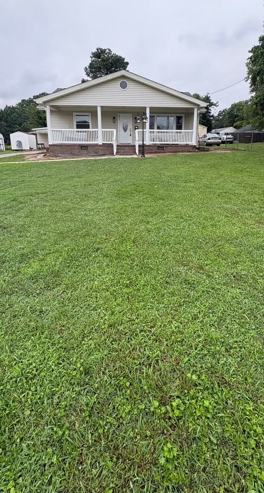 906 E Green St - Photo 3 of 6