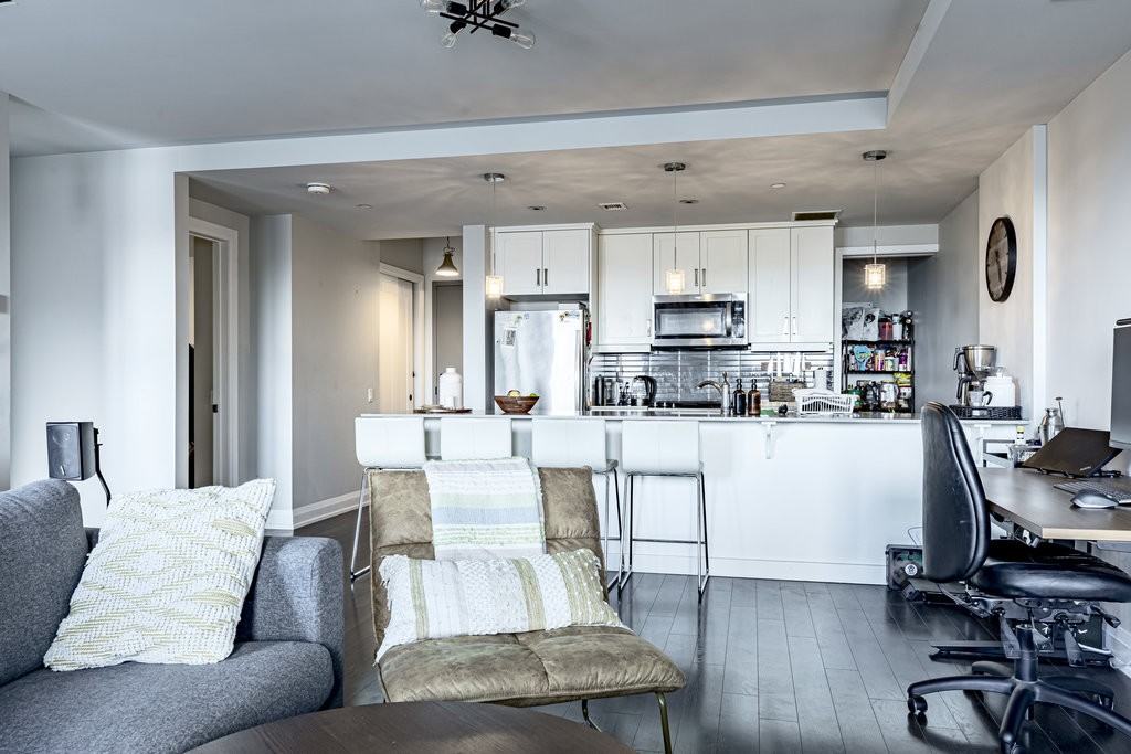 181 James Street North #713 - Photo 2 of 20