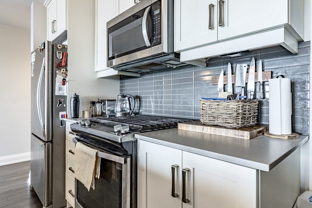 181 James Street North #713 - Photo 4 of 20