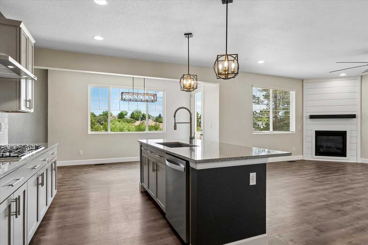 5355 Canyon View Dr - Photo 4 of 20