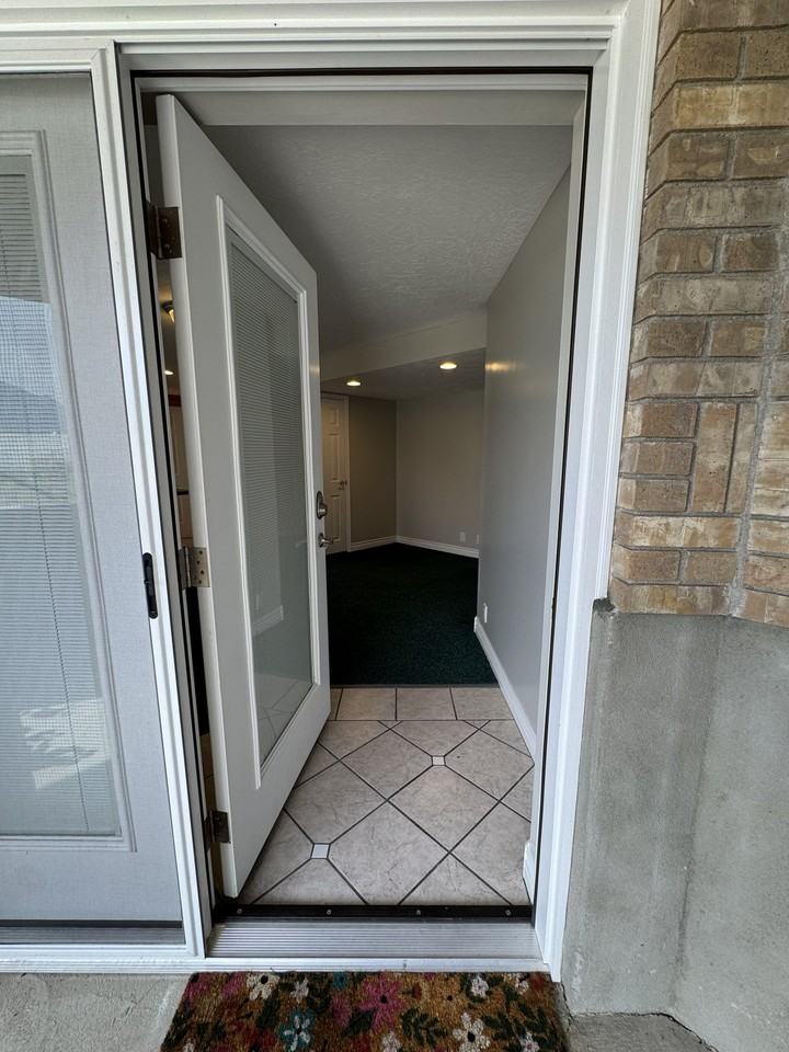 11207 S Woodfield Rd - Photo 2 of 18